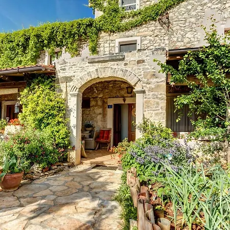 Casa Romantica Guest house 4*