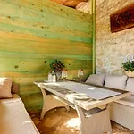 Casa Romantica Penzion Vilanija