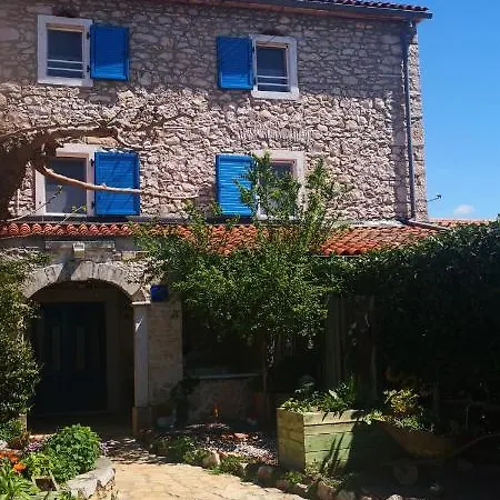 Casa Romantica בית הארחה Vilanija